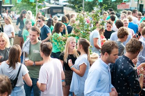 hoe maak je vrienden in een nieuwe stad|Hoe vrienden te maken in een nieuwe stad